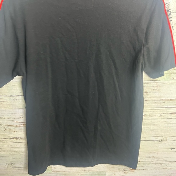 Mens Guess Black Short Sleeve T-Shirt size small red white - Picture 8 of 9